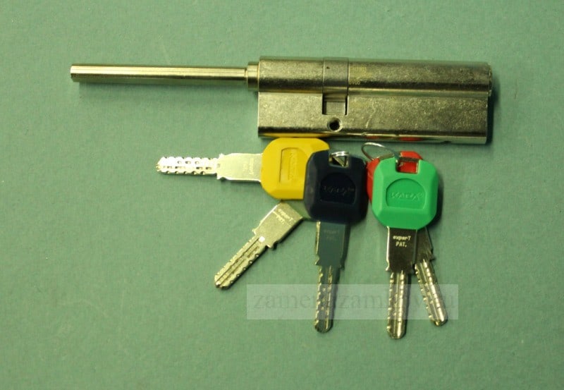 Замена ключей в металлической двери zamenazamkov.com