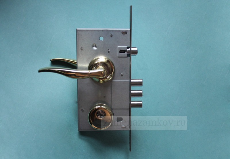 Замена замка на входной металлической двери zamenazamkov.com